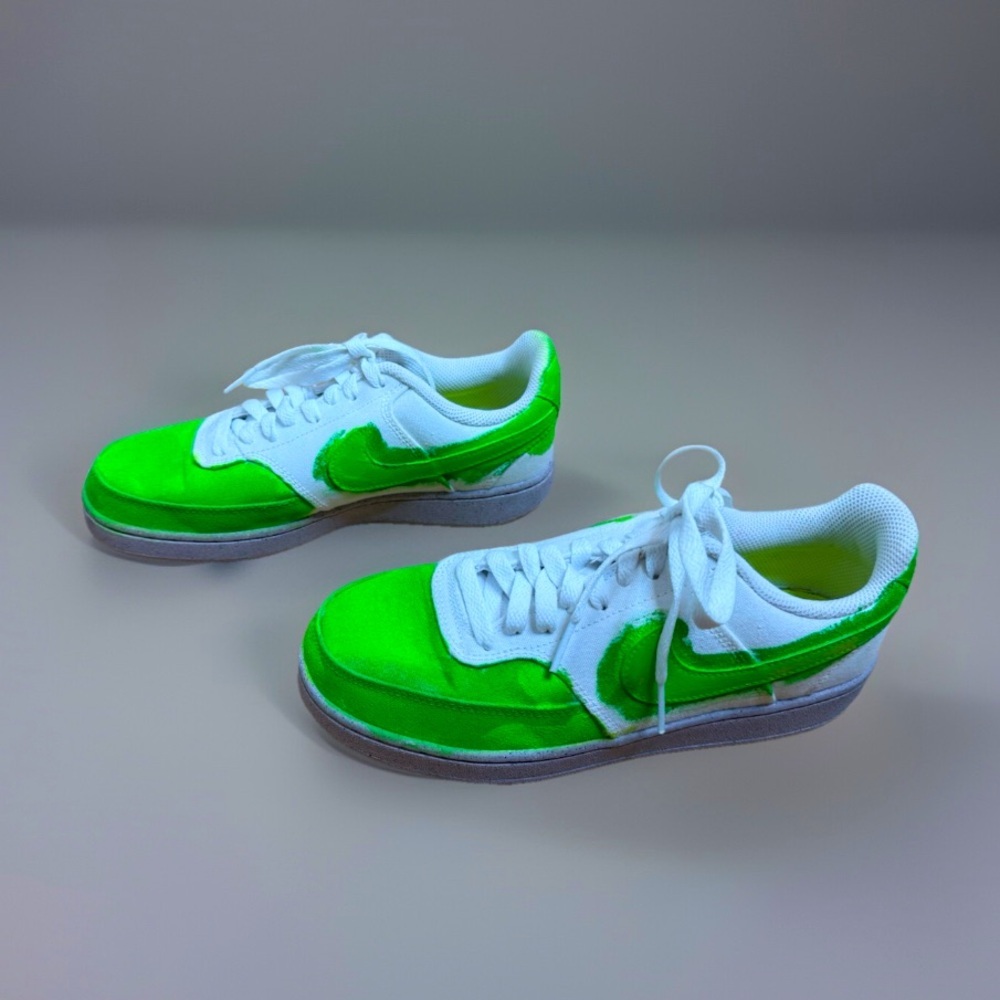 Nike Women’s Sneakers - Picture 3 of 8